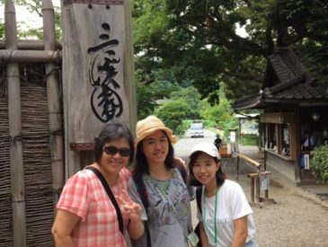 日本の歴史ドラマが大好きな台湾の女性客　三溪園に興味津々！