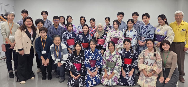 タイの高校生　書道・折り紙・ゆかた着付けの日本文化を体験　