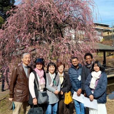 満開の梅とともに留学生と歩く吟行句会