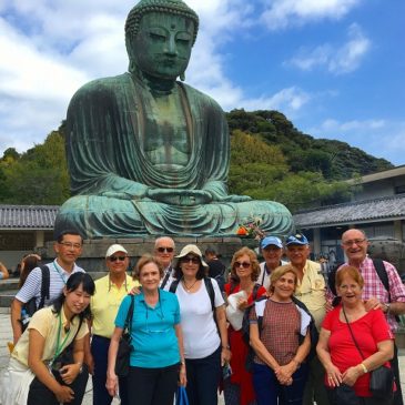 A cheerful group of friends from Argentina enjoyed Kamakura visit